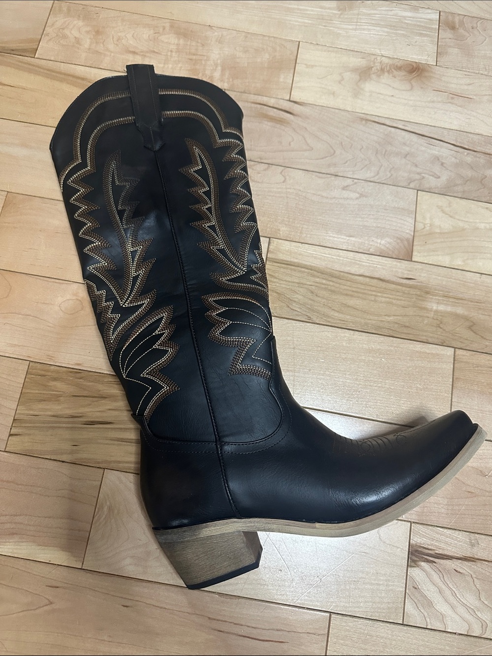 Black Women's Western Heeled Boot with Contrast Stitching